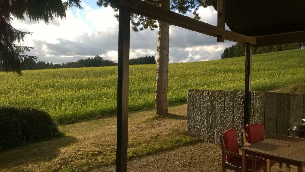 Blick In Die Suedeifel Biersdorf am See Exterior foto