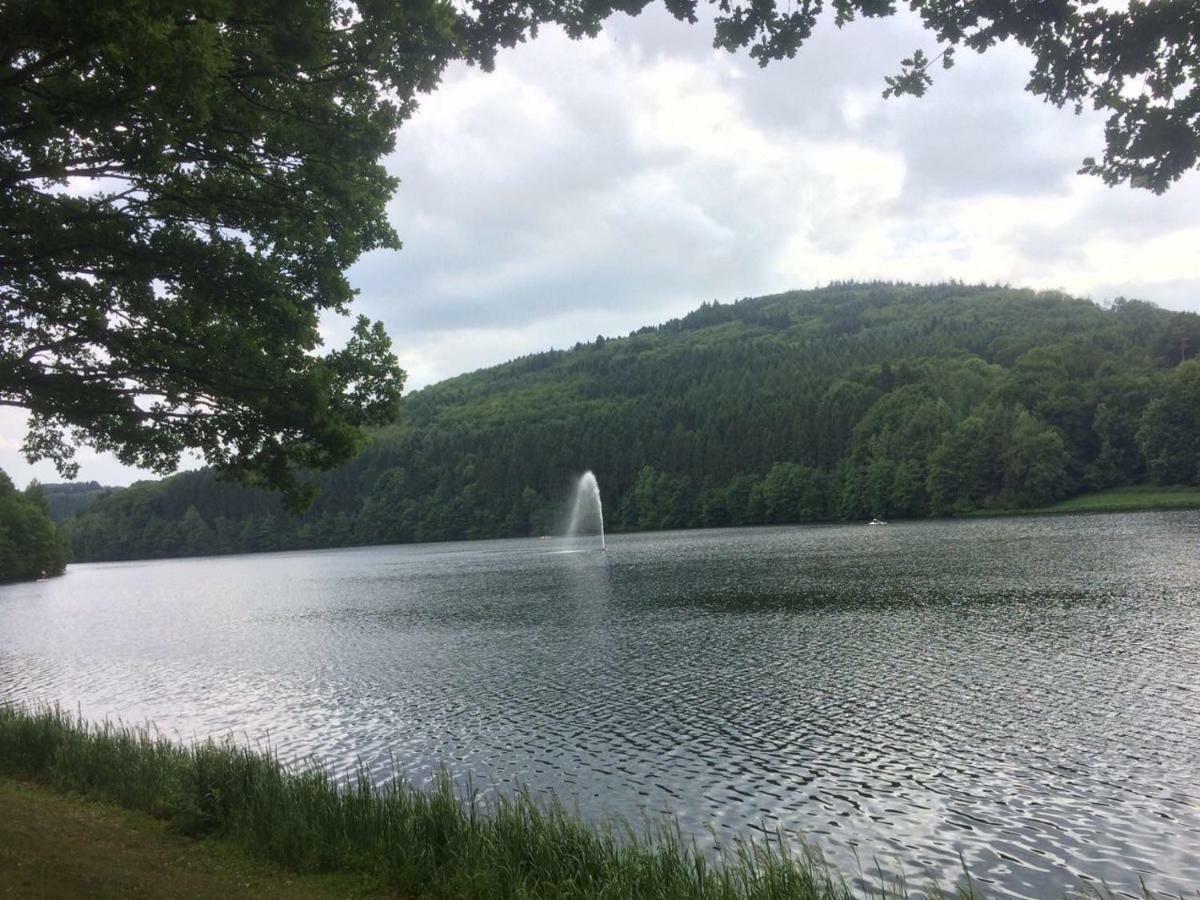 Blick In Die Suedeifel Biersdorf am See Exterior foto